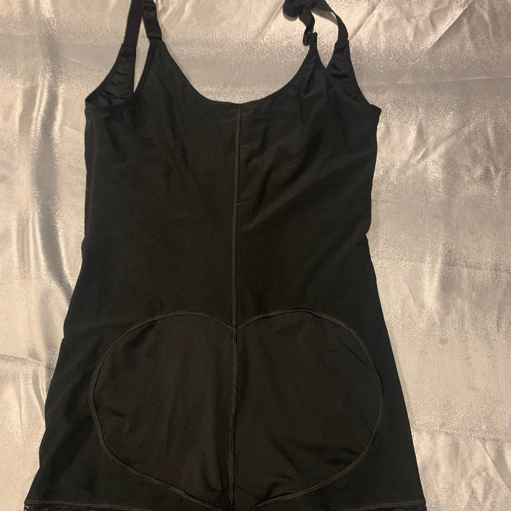 Shapewear - Picture 2 of 3